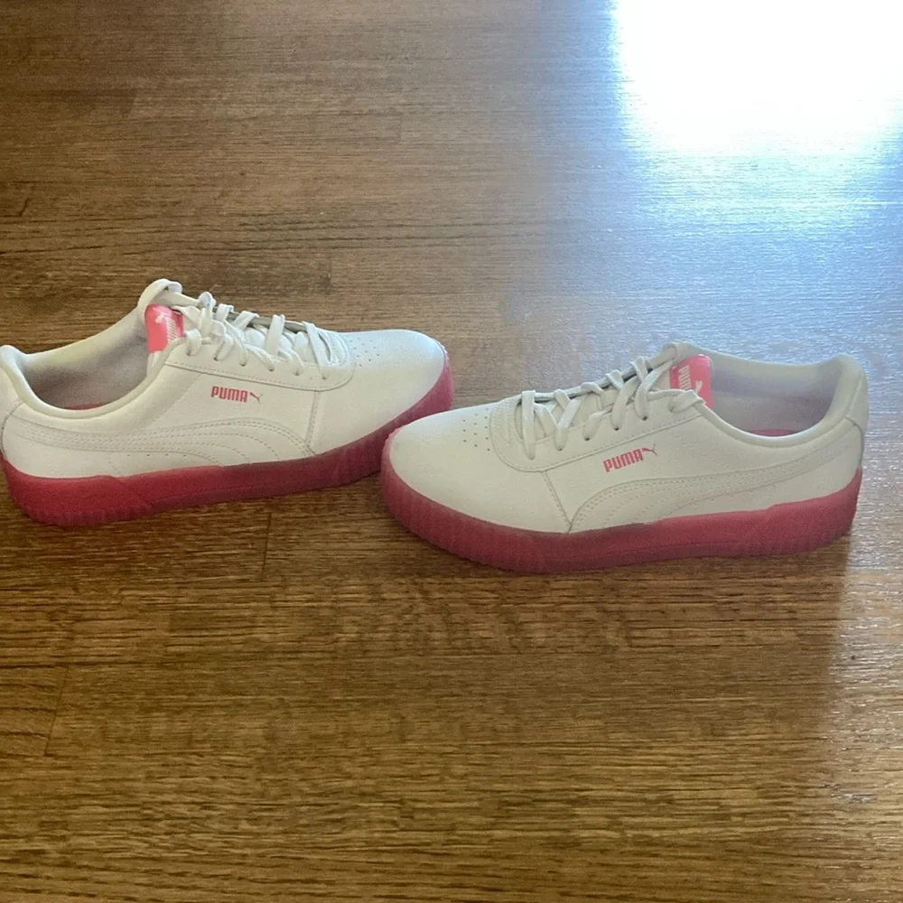 Puma White and Pink Sneakers LIKE NEW! - Picture 1 of 10